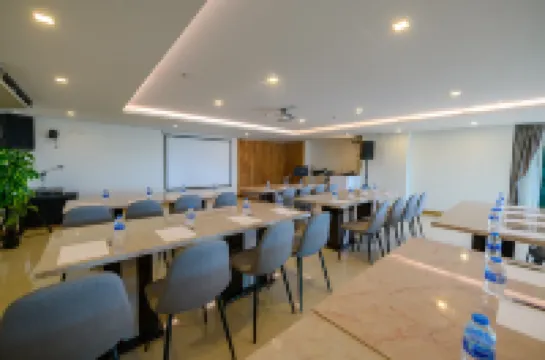 ไอริส พาเลซ