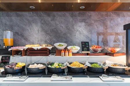 Poltton International Apartment (Zhanjiang Xuwen Chengdong Dadao) Отели рядом с достопримечательностью «Xingleigang»