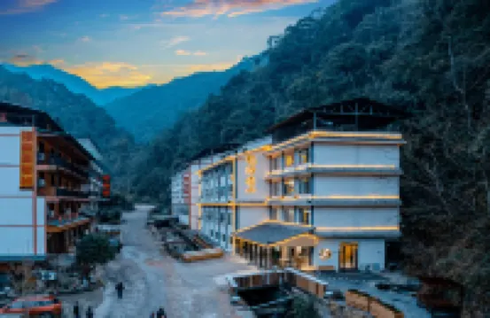 Fanjingyunshan B&B (Dongmen Gate of Fanjingshan Scenic Area) โรงแรมในMount Fanjing