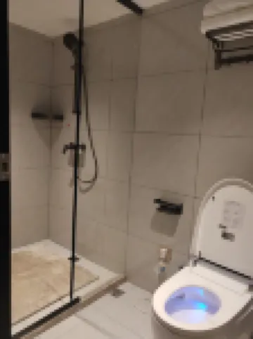 โรงแรมจินลู่อี้ (ห้างสรรพสินค้าต้าเอี้ยน ถนนเจียงฮั่น อู่ฮั่น) โรงแรมในอู่ฮั่น