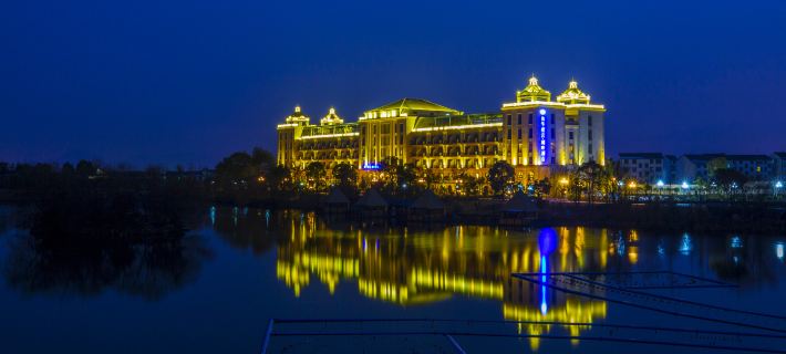 Xianhua Sandalwood Lakeside Hotel Hotels in Pujiang