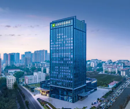 Wyndham Garden Yichang Отели рядом с достопримечательностью «Mojishan Forest Park»