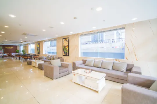 Quoc Cuong Center Da Nang Hotel by Haviland Отели рядом с достопримечательностью «Vietnam News Computing Center»