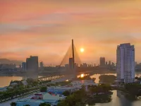 Lavender Riverside Hotel Hotels near Sun Wheel