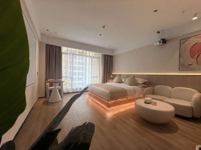 Yunduo Apartment (Baise Wanjingcheng Nightless Street)