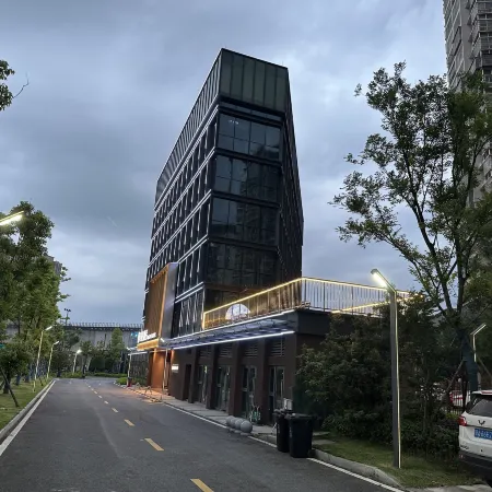 Qingyue Hotel (Changsha Langli Industrial Park Huanghua Airport)