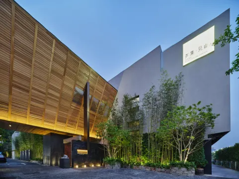 Suyab Mountain Encounter