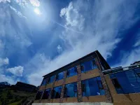 I have a homestay in Zhaquana (Dari Viewpoint Store) Hotel di 