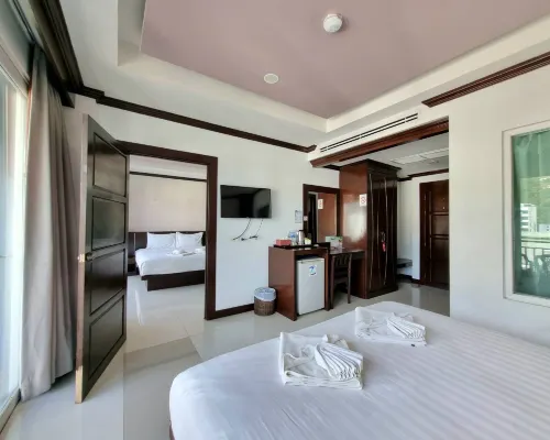 77 Patong Hotel & Spa Hotels near طريق بانغلا