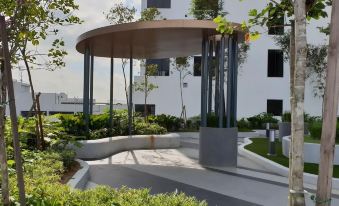 NaiBnB @ Impiria Residensi