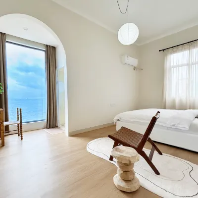 Shanwei Whole House Coffee B&B Hotels near Red Bay Tourist Area