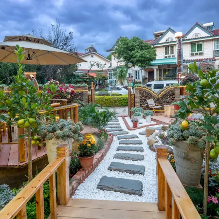Kunming Shallow Light Inn (Haigeng Dam Branch)