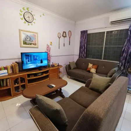 Kota 3BR Townhouse 5 Pax - TVBox/Mahjong/Jonker
