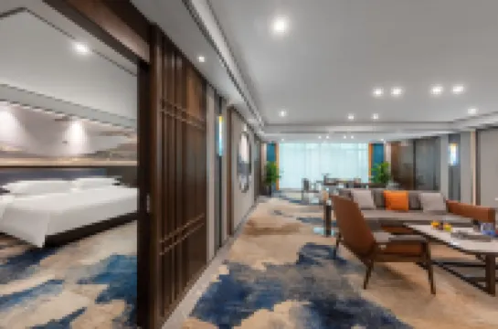 珠海德龍M海景酒店（情侶路海濱泳場店）