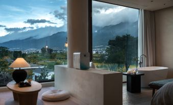 Dali Qiyue Fengxu Designer Resort Hotel