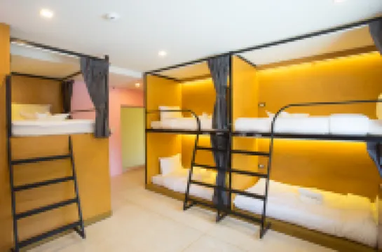 Le Light House & Hostel Hoteles cerca de Bann Phor Liang Meun Terra Cotta Arts