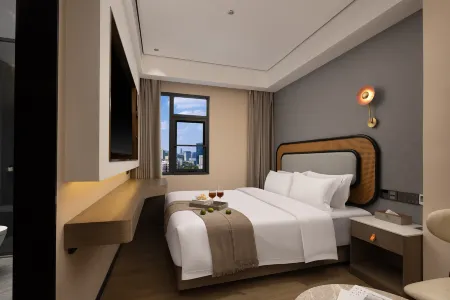 Huizhou Platinum Hotel (Huizhou Station Store)
