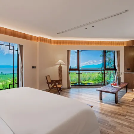 Daishui Blue Lake View Hotel (Fuxian Lake Guanglong Town)