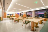 Orange Hotel (Nyingchi Bomi County 318 National Road)