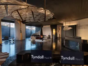 Tyndall Hotel · Gap