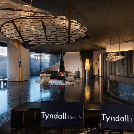 Tyndall Hotel · Gap