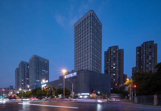 武汉维佳佰港大酒店（武汉南湖理工大学店）外景图