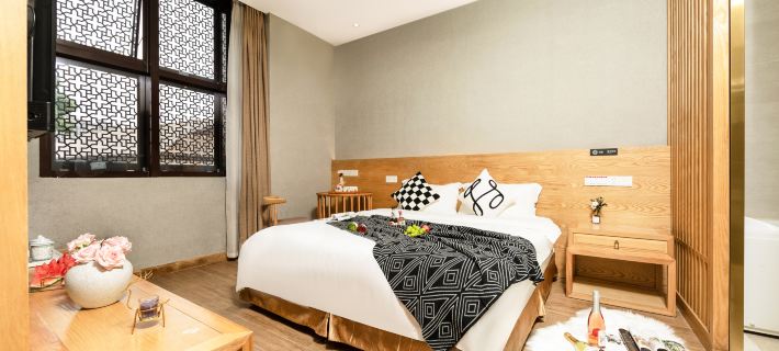 Fireworks Homestay (Yichun Wanzhai Ancient City Scenic Area Store) Hotels in Wanzai County