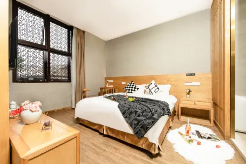 Fireworks Homestay (Yichun Wanzhai Ancient City Scenic Area Store) Hotels in Wanzai