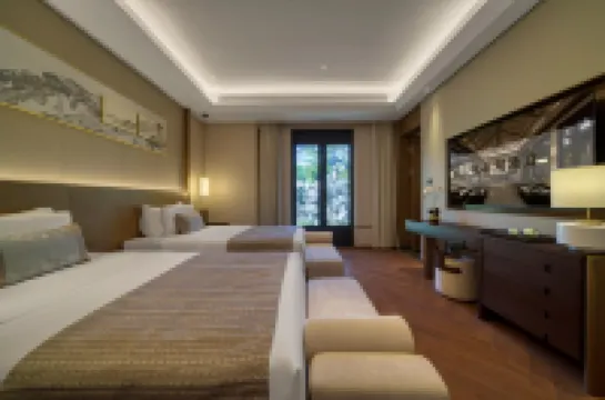 Mountain Lake Hotel in Haining