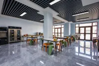 Shazhiyuan Light Luxury Homestay (Kumtag Desert Scenic Area)