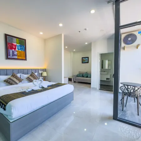 C-Hotel Отели рядом с достопримечательностью «Пляж Очутель»