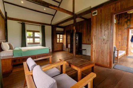 Isann Private Pool Villa Отели рядом с достопримечательностью «Лолей»