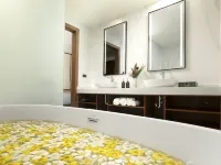 Choasis Hotel Hotels near Wat Siphoutthabath