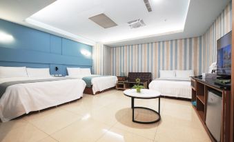 I Hi Loveriver Hotel