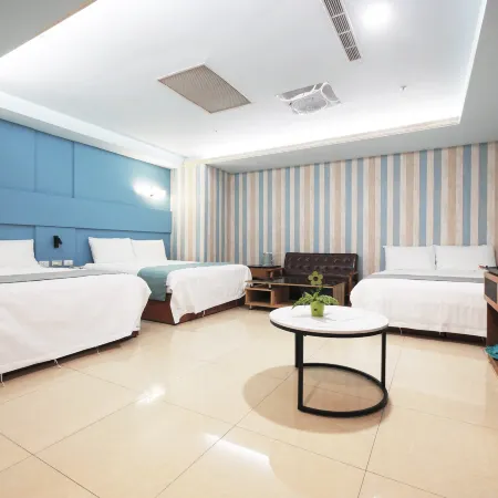I Hi Loveriver Hotel Отели рядом с достопримечательностью «Пляж Цицзин»