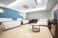 靉嗨文旅愛河館 鄰近高雄時空之城的酒店