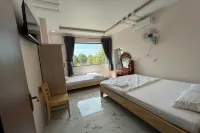 Thanh Hang Hotel Các khách sạn gần Khu biệt thự Coco land, Chánh Phú Hòa, Bến Cát, Bình Dương