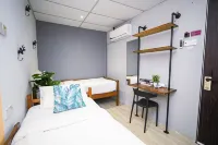 Swing & Pillows @ Beach Street - 2-Star
