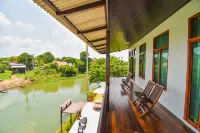 The Bank River House Hoteles en Sena