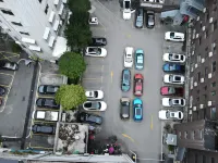 Shi Ji Xing Hotel - parking