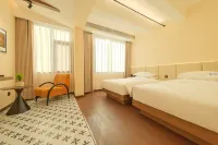 Jingdezhen glaze art accommodation (Taoxichuan cultural and creative block store)