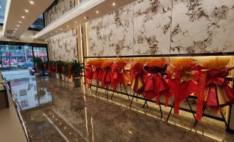 Zhenfeng 7 Days Sunshine Hotel