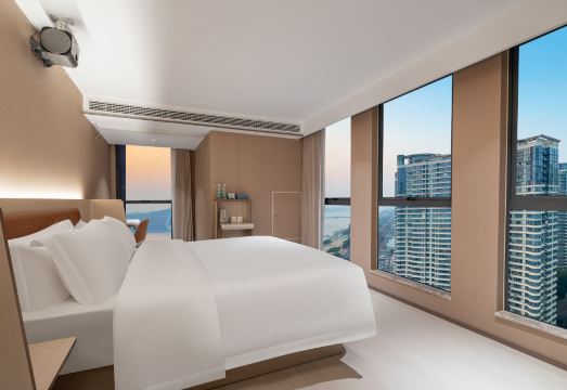 Yujing Holiday Hotel (Yichang Three Gorges Visitor Center Wanda Plaza) Hotel Overview