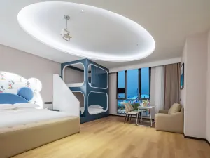 Kele S Hotel (Huaqiaocheng Fantasy Valley (Xiangyang East Railway Station Branch))