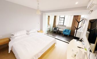 Maitreya Blue Lake Hot Spring Resort Hotel