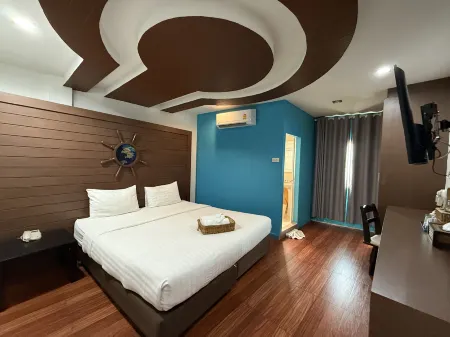 Bed by Cruise Hotel at Samakkhi-Tivanont