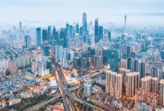 Henghe Select S· Design Hotel (Baixin Plaza, Baiyun Railway Station, Guangzhou) Отели в г. 