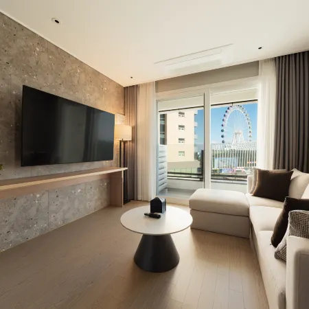 Le Collective Sokcho Beach Отели рядом с достопримечательностью «Daepohang Port»