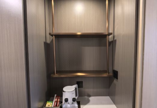 5. 베이징 포시즌스..