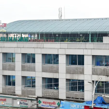 Hotel Monarch Center Point Near Dahanu Beach, Bordi